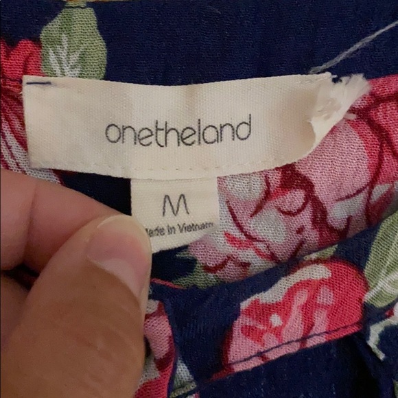 Onetheland Floral Keyhole Dress - Picture 4 of 6